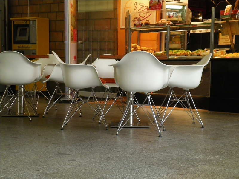 Charles and Ray Eames plastic armchair DAR Charles and Ray Eames plastic armchair DAR