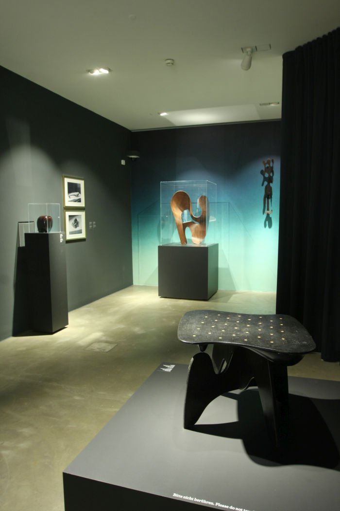 Works by Isamu Noguchi and Ray Eames, as seen at Objects of Desire. Surrealism and Design 1924 - Today, Vitra Design Museum