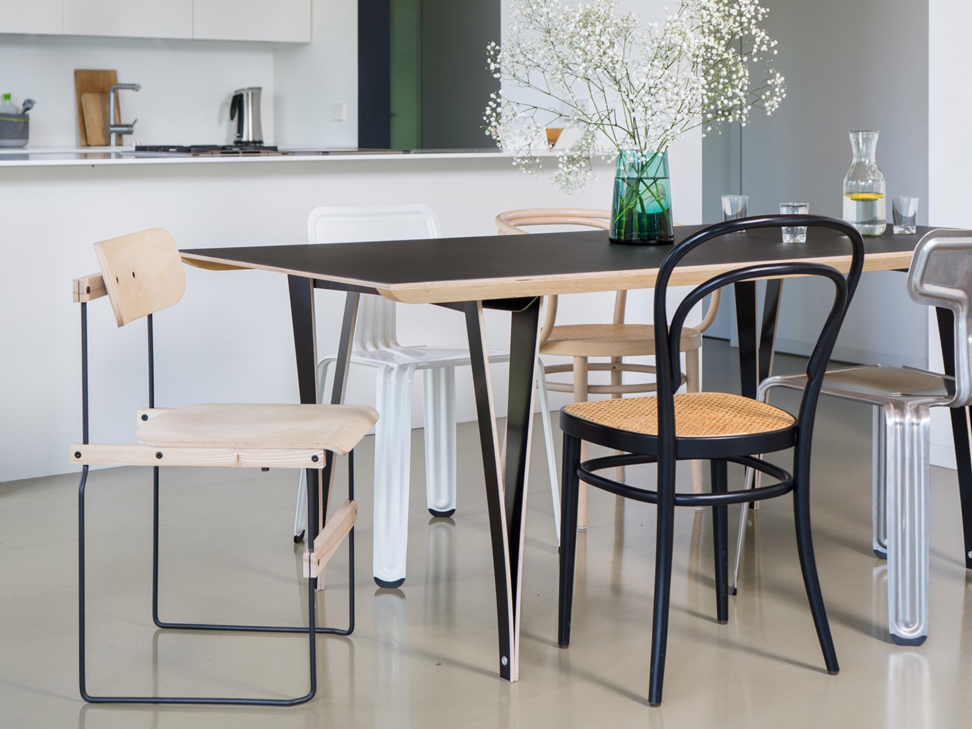 Spanoto Table Black Spanoto Table Black